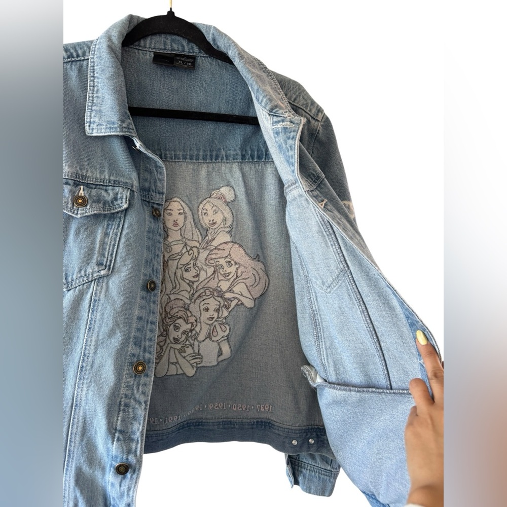 Vintage 90’s  Disney Royalty Denim Jacket with Princess Design size XL - Picture 8 of 15